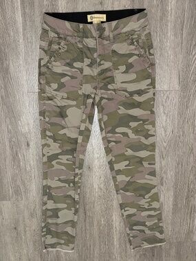 Women’s Democracy Camo Cropped Jeans, Size 2